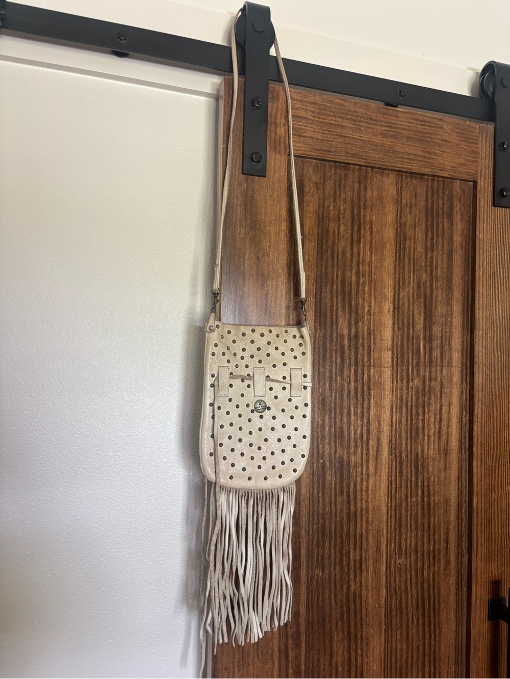 Two Bar West Fringed Crossbody Bag - Beige/Ivory